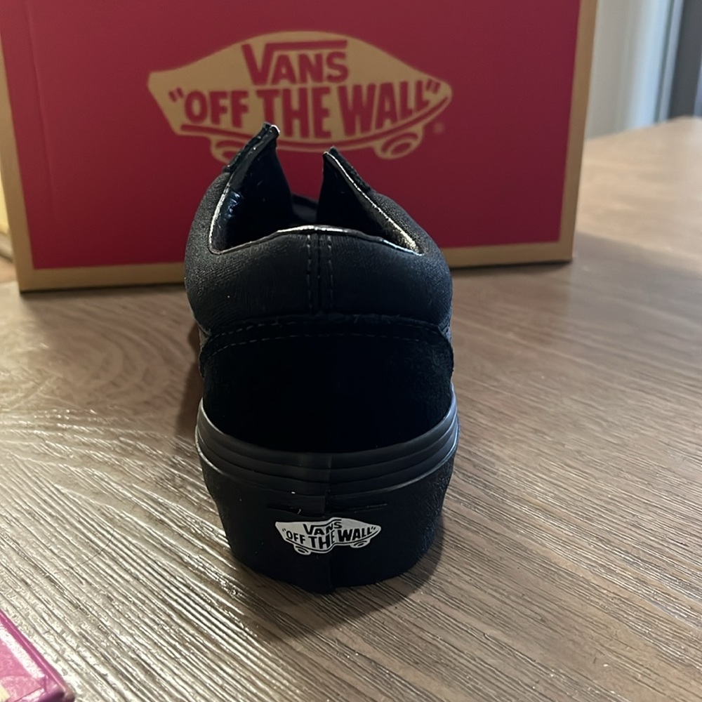 NWT Vans Old Skool Triple Black Platform Sneakers - Women's Shoes - VN0A3B3UBKA - Picture 5 of 8